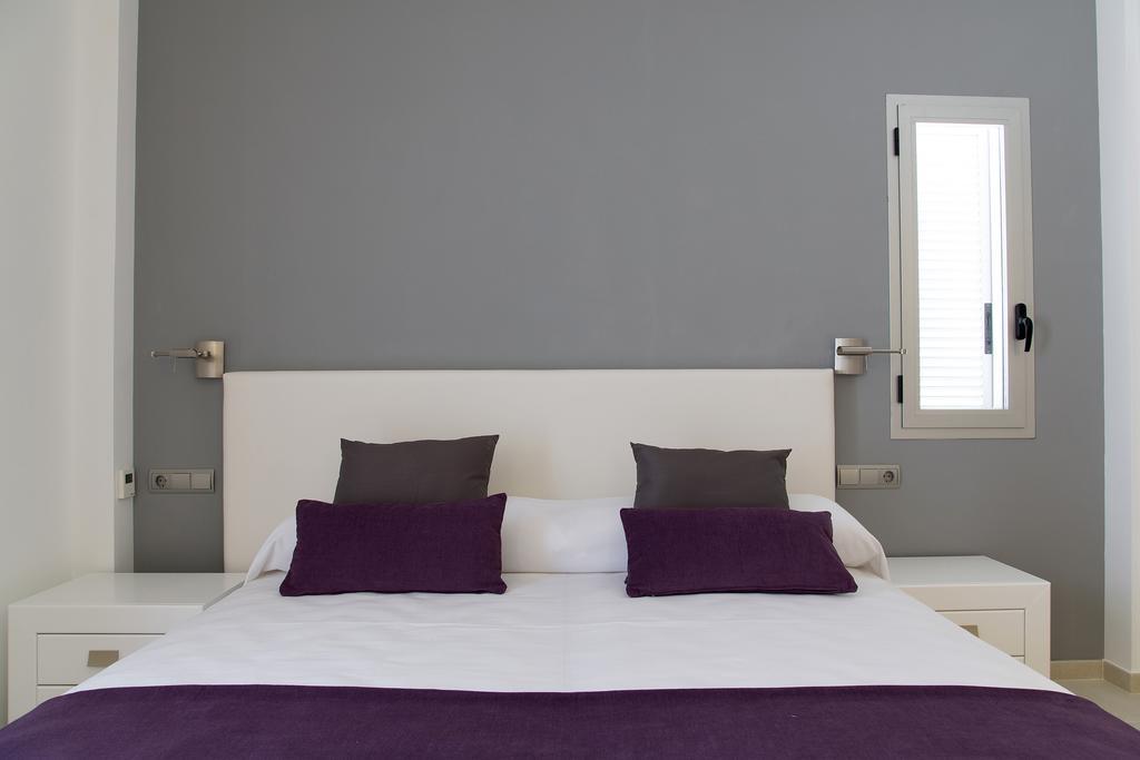 Apartamentos Proa - Emar Hotels Only Adults Es Pujols Habitación foto